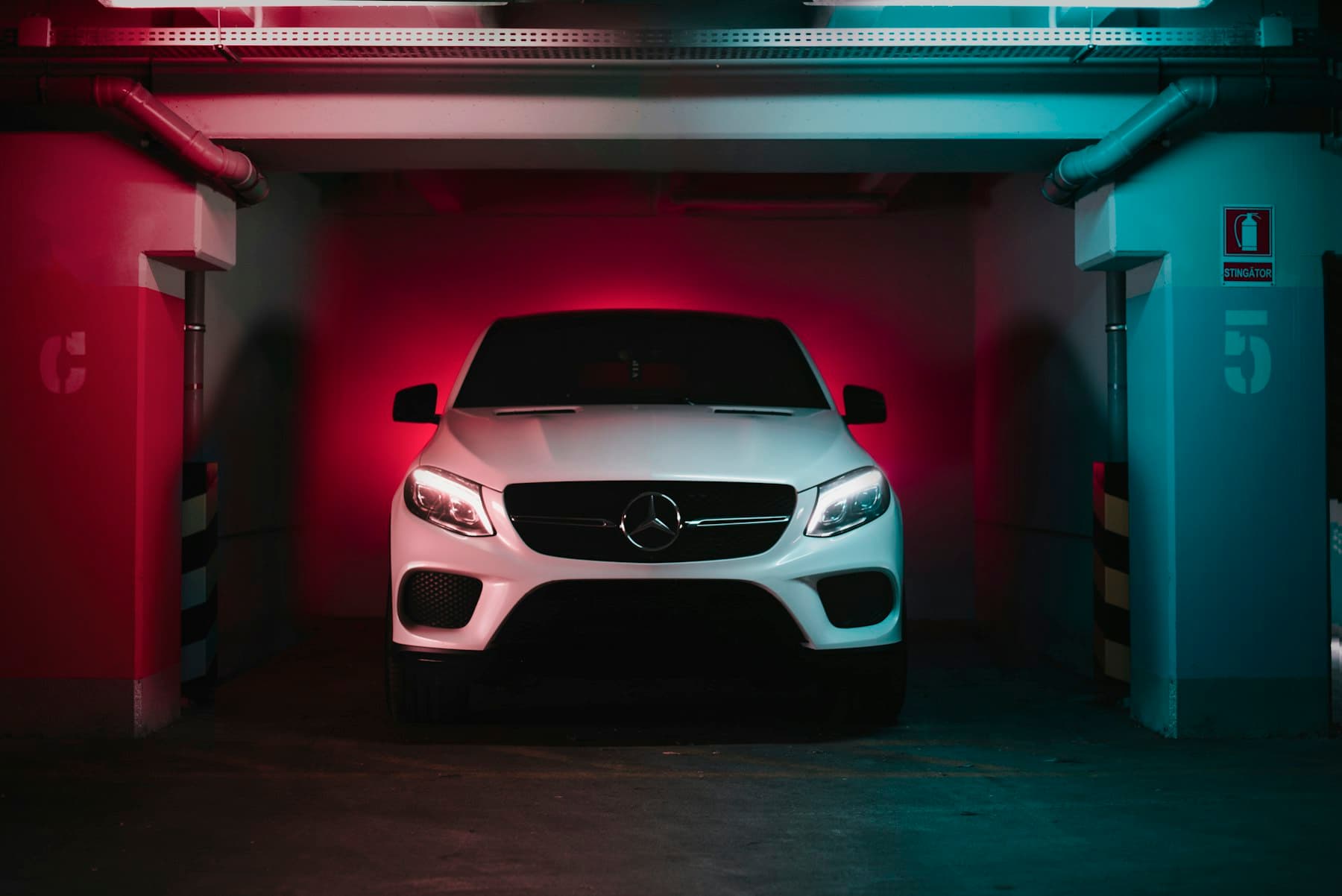 Mercedes-Benz GLC Coupé în showroom